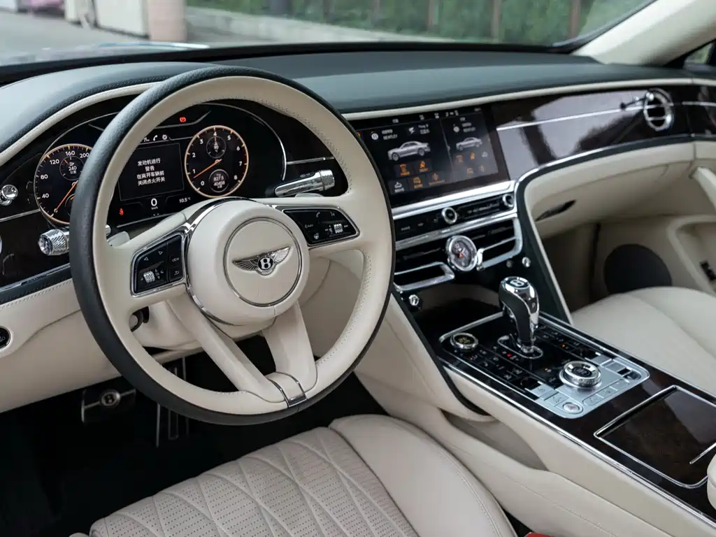 Bentley Flying Spur 2021 — фото 10