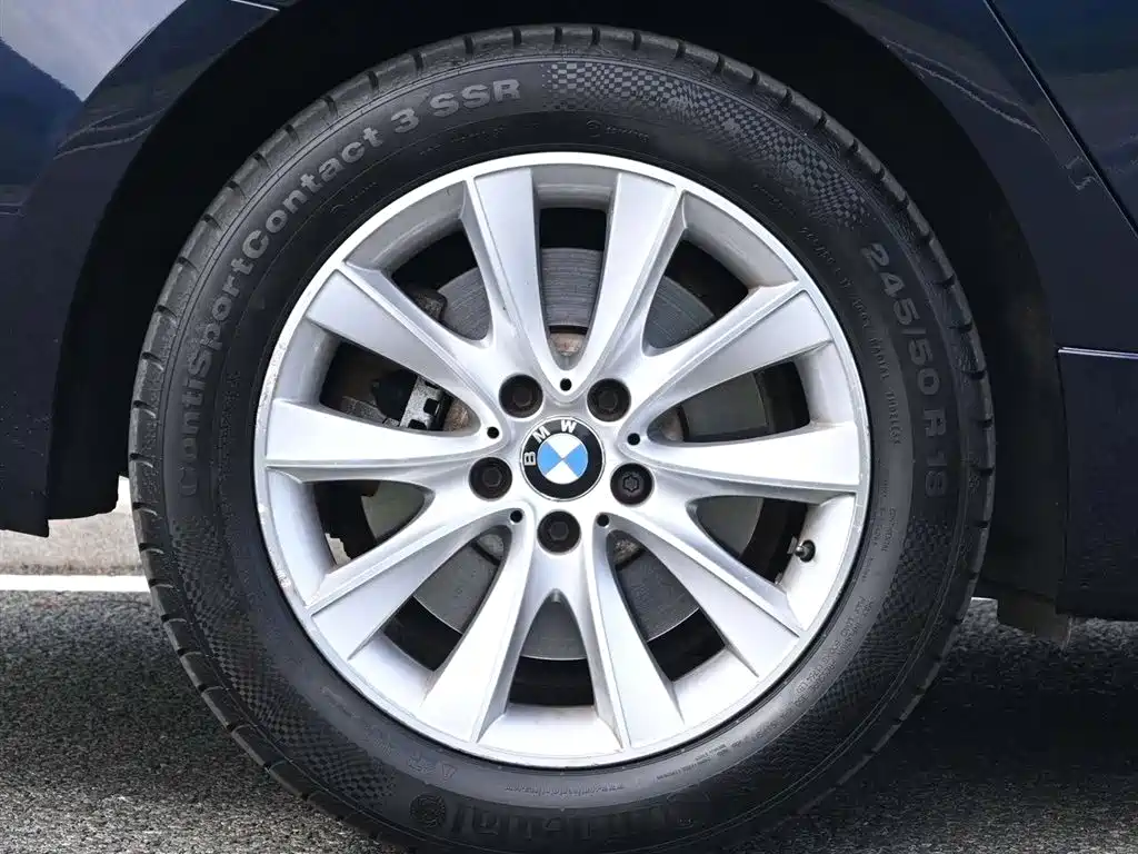 BMW 5 Series GT 2016 — фото 17