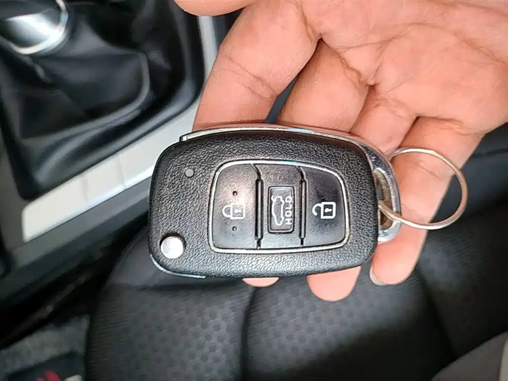 Hyundai Elantra 2017 — фото 9