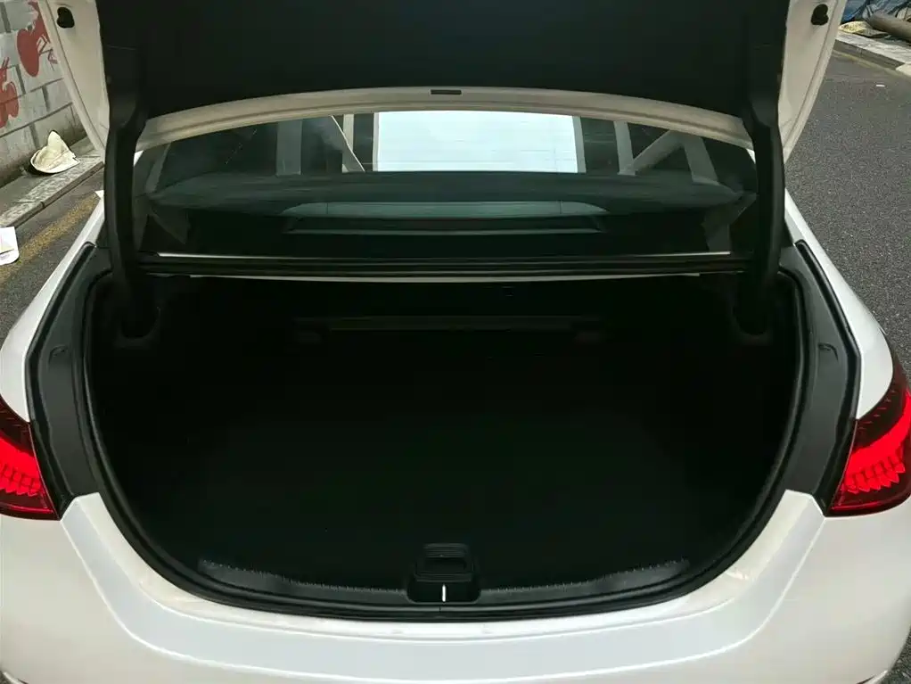 Mercedes-Benz C-Class 2023