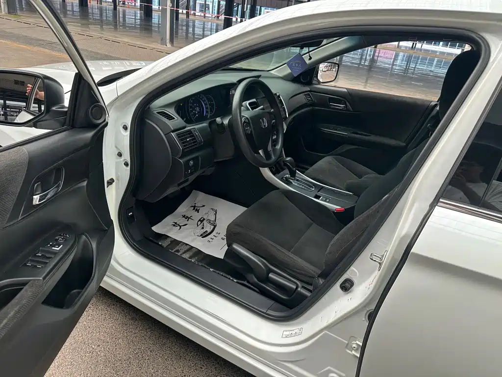 Honda Accord 2016 — фото 14