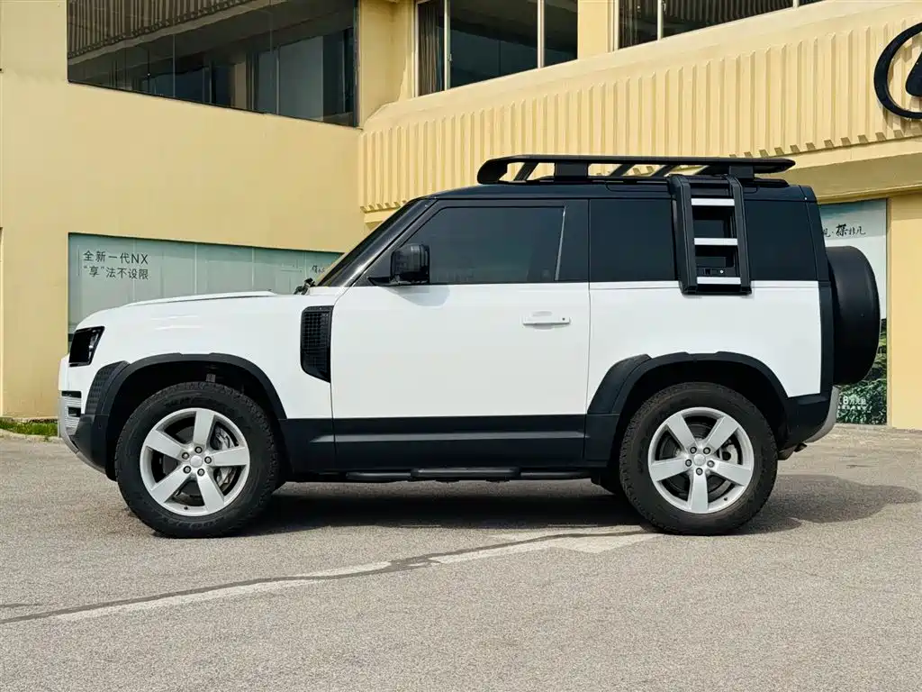 Land Rover Defender 2023 — фото 2