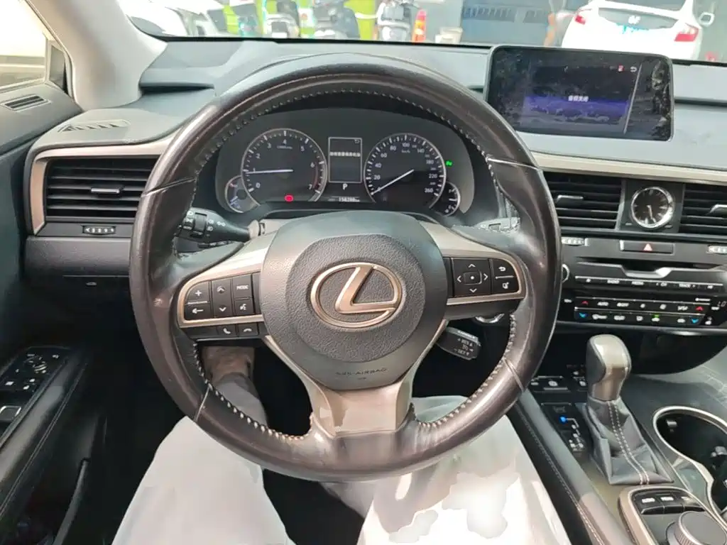 Lexus RX 2017 — фото 11