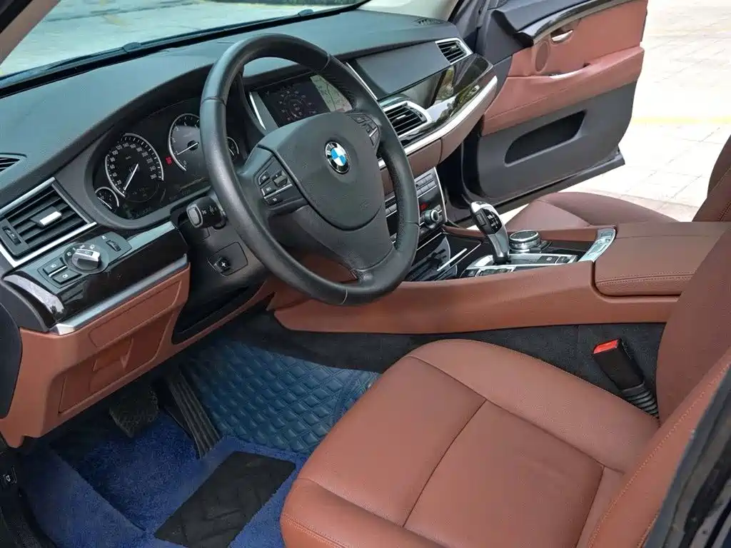BMW 5 Series GT 2016 — фото 13