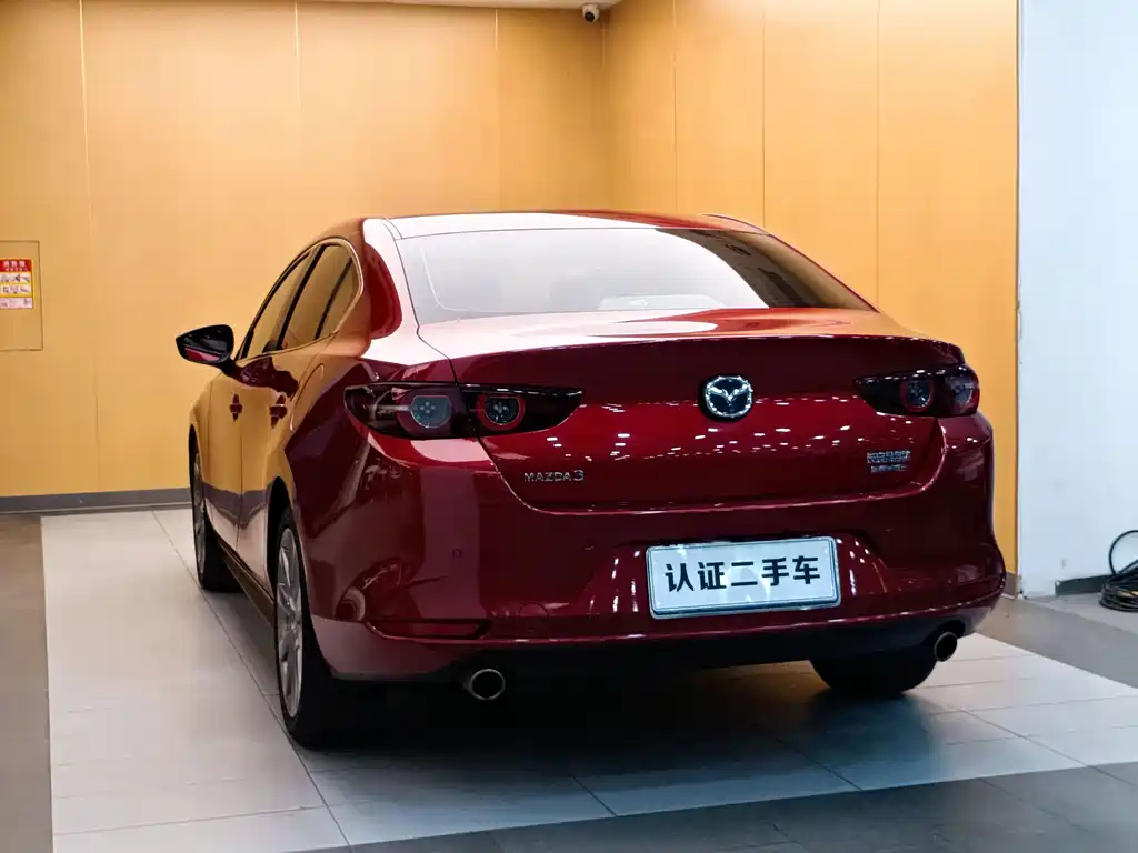 Mazda 3 Axela 2021 — фото 25