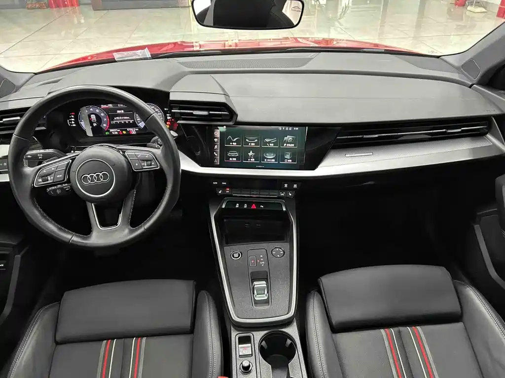 Audi A3 2023 — фото 2