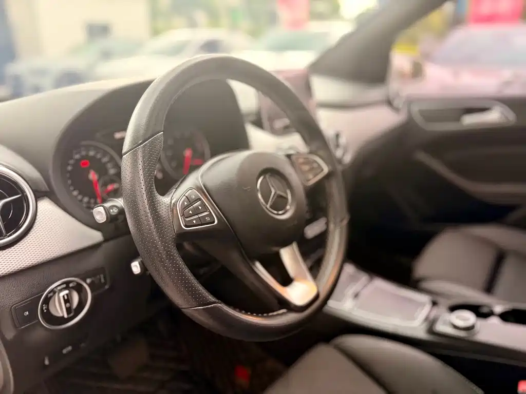 Mercedes-Benz B-Class 2016 — фото 14
