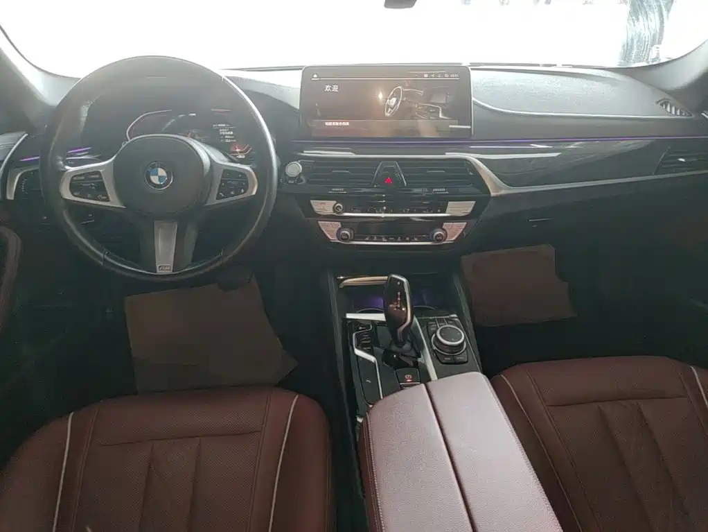 BMW 5 Series 2022 — фото 10