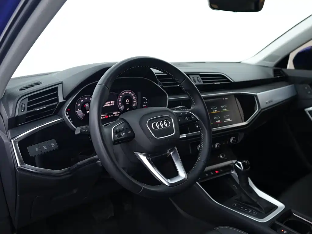 Audi Q3 2020 — фото 13