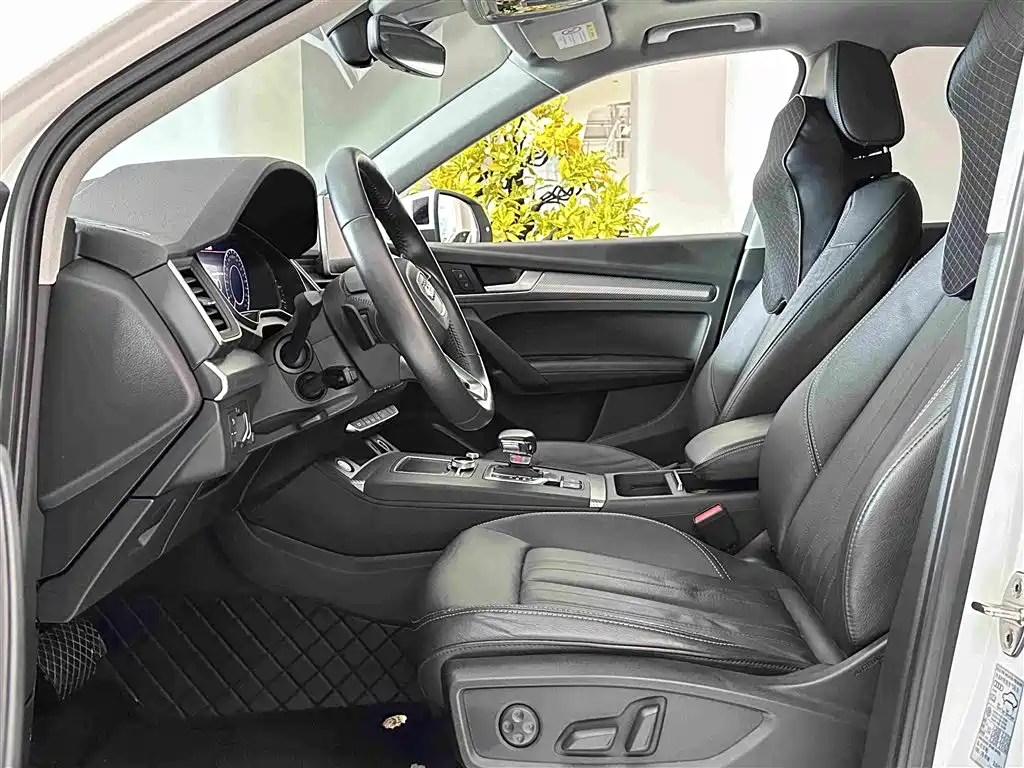 Audi Q5L 2020 — фото 2