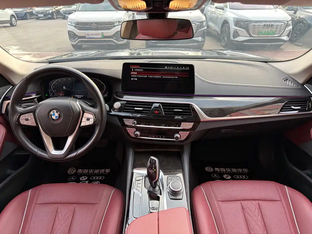BMW 5 Series 2022 — фото 11