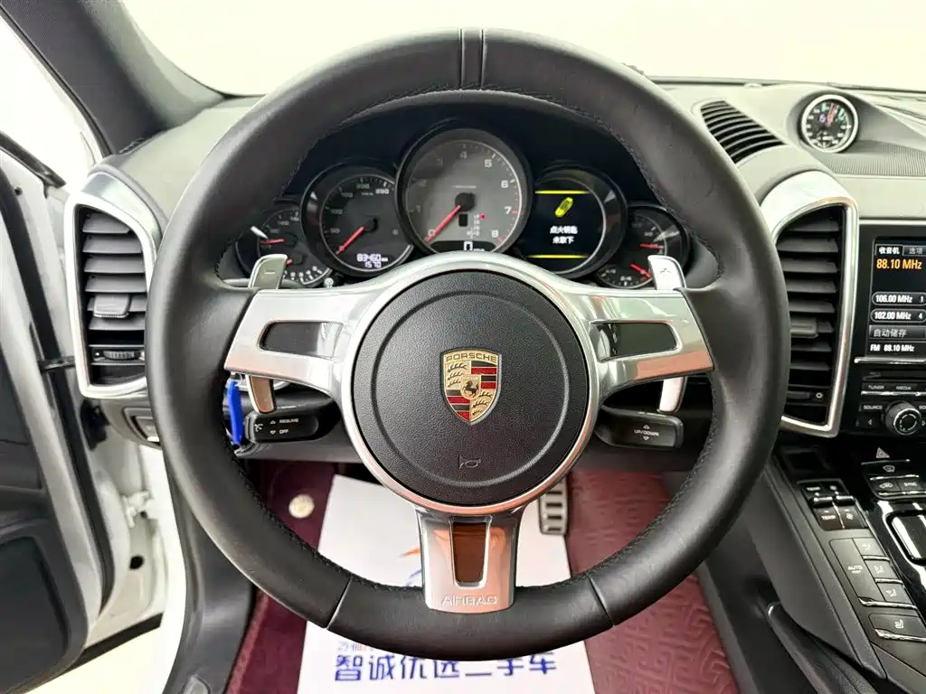 Porsche Cayenne 2015 — фото 10
