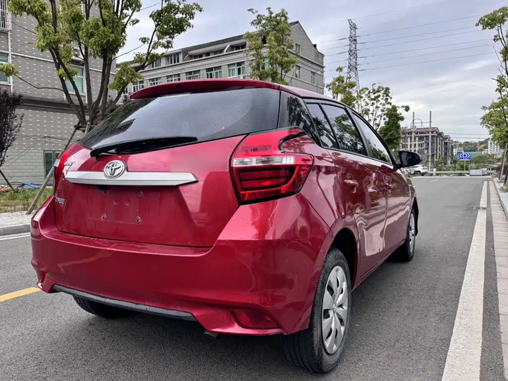 Toyota Yaris L 2019 — фото 10