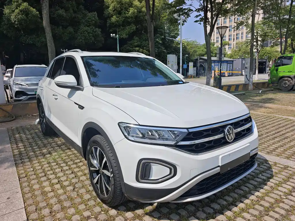Volkswagen T-Roc 2024 — фото 3