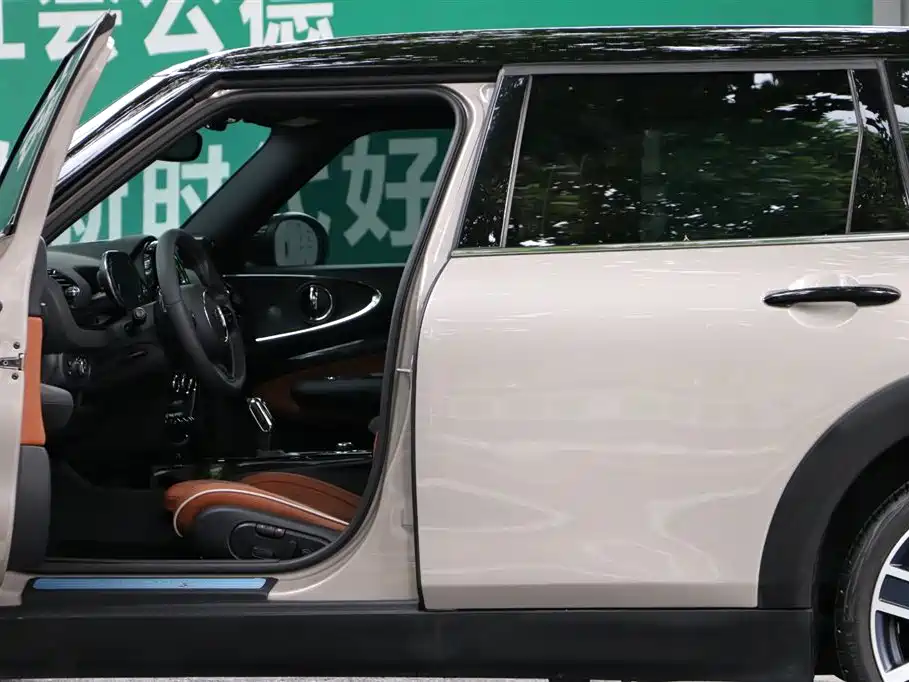 MINI Clubman 2023 — фото 16
