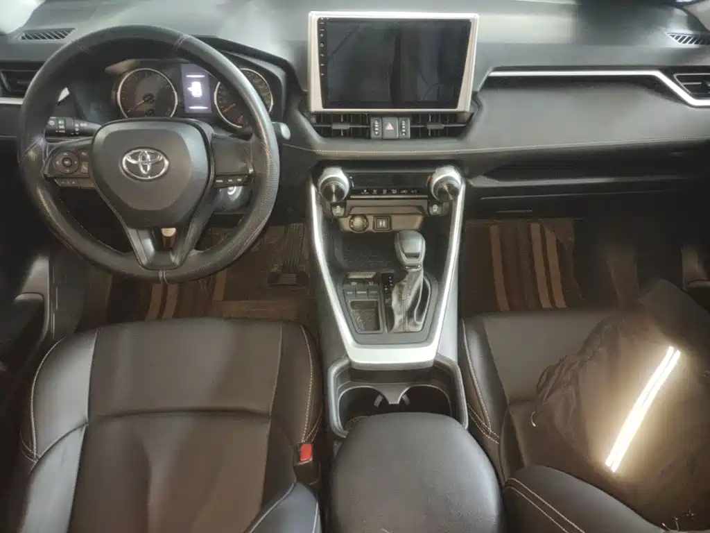 Toyota Wildlander 2022 — фото 10