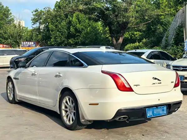 Jaguar XJ 2017