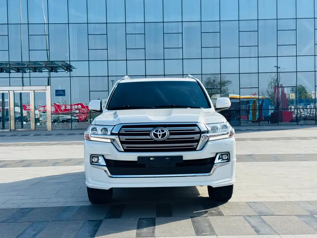 Toyota Land Cruiser 2017 — фото 2