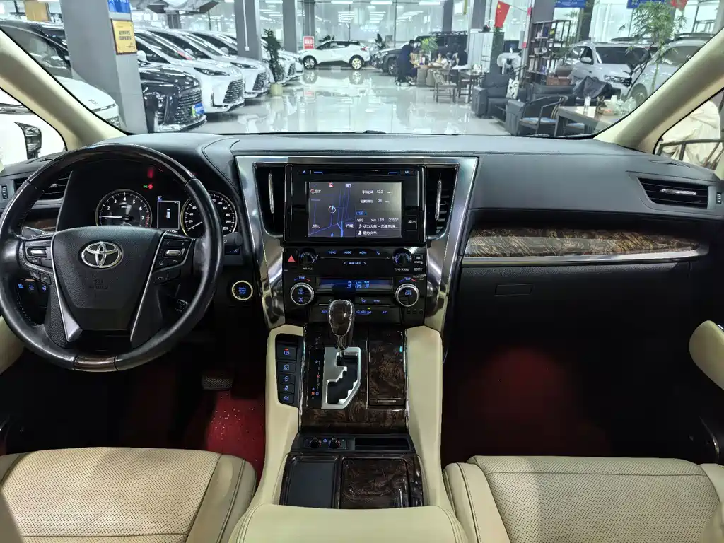 Toyota Alphard 2019 — фото 4