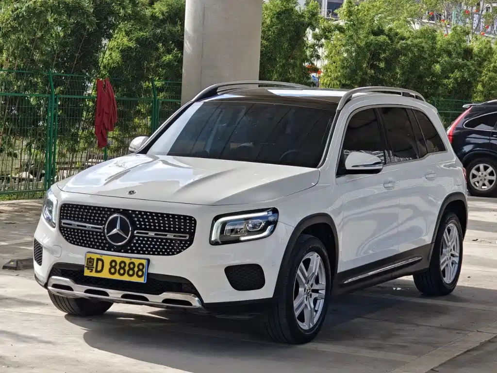 Mercedes-Benz GLB 2023 — фото 1