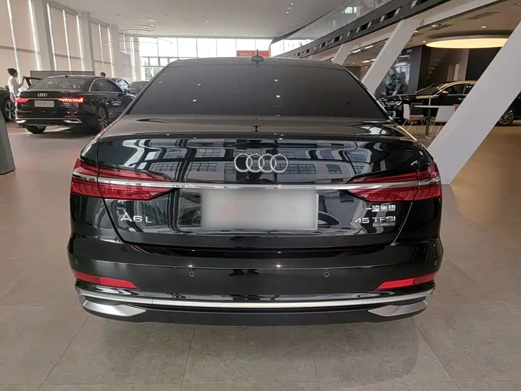 Audi A6L 2025