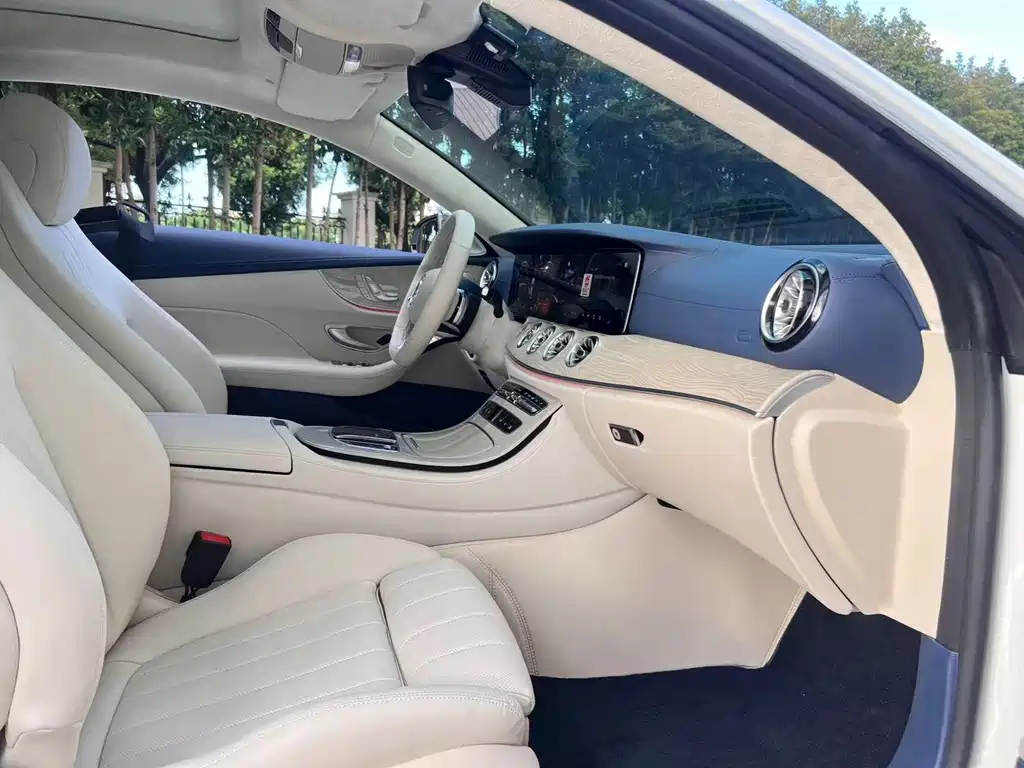 Mercedes-Benz E-Class 2021 — фото 16