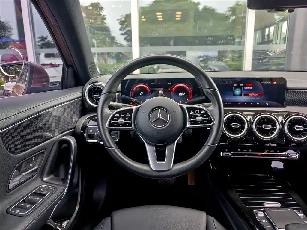 Mercedes-Benz A-Class 2021 — фото 17