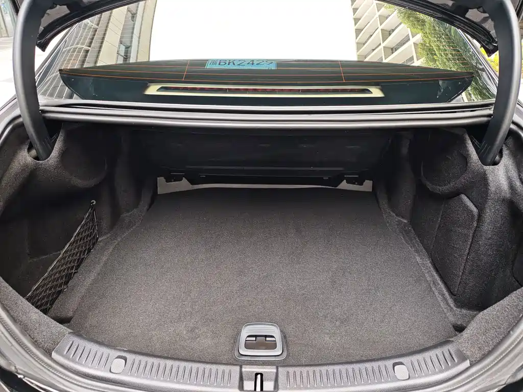 Mercedes-Benz E-Class 2023 — фото 13
