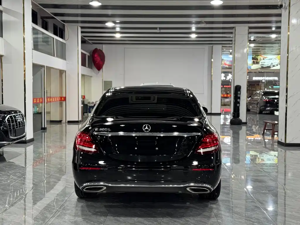 Mercedes-Benz E-Class 2019 — фото 14