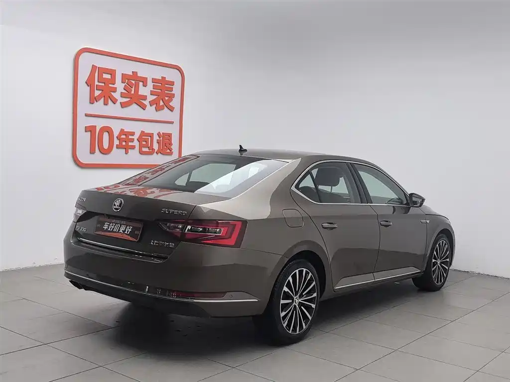 Skoda Superb 2017 — фото 2