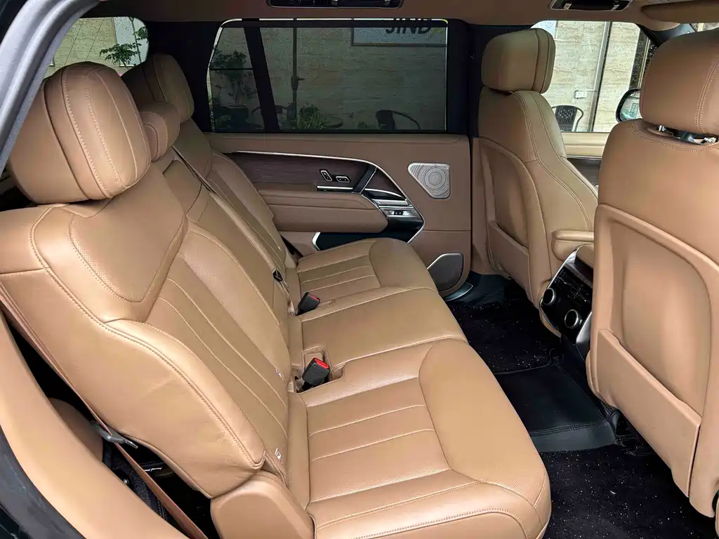 Land Rover Range Rover 2023 — фото 10