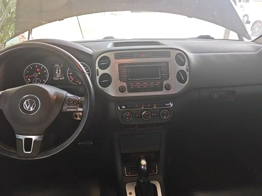 Volkswagen Tiguan 2015 — фото 13