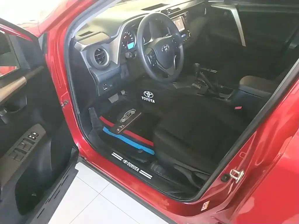 Toyota RAV4 2016 — фото 16