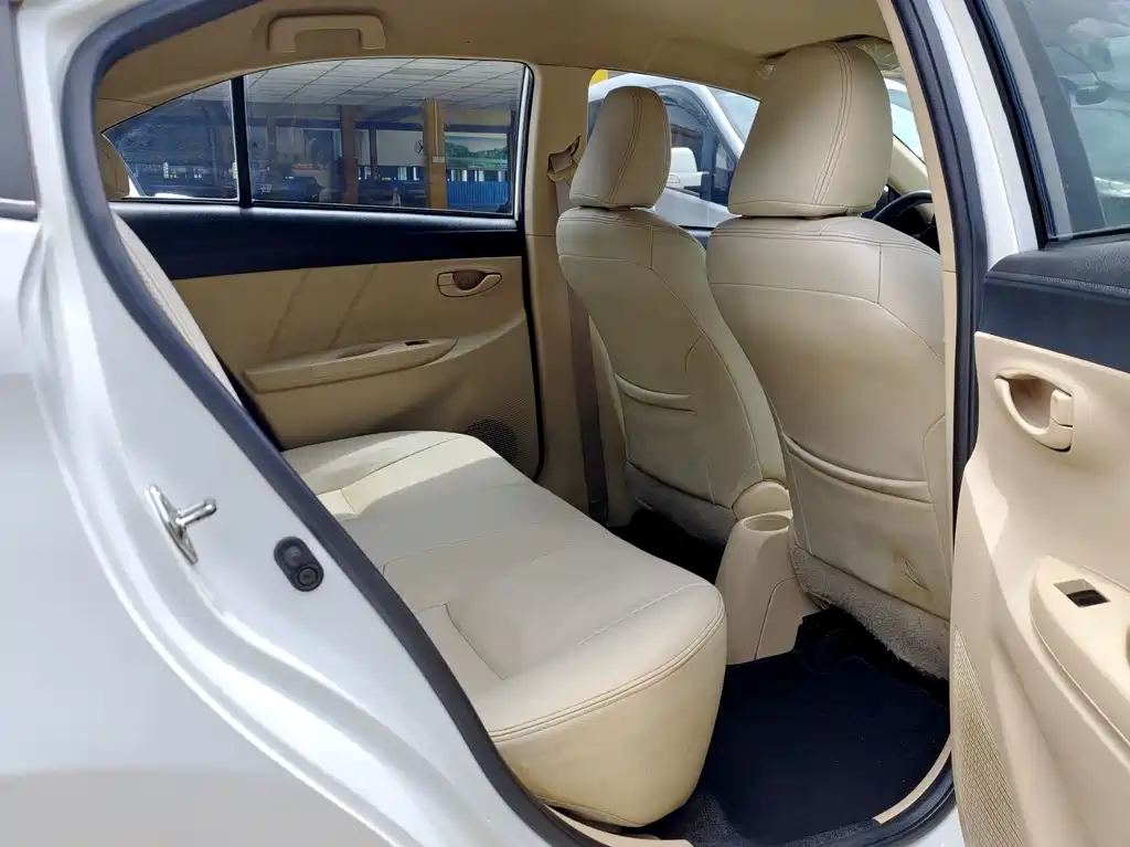 Toyota Vios 2017 — фото 10