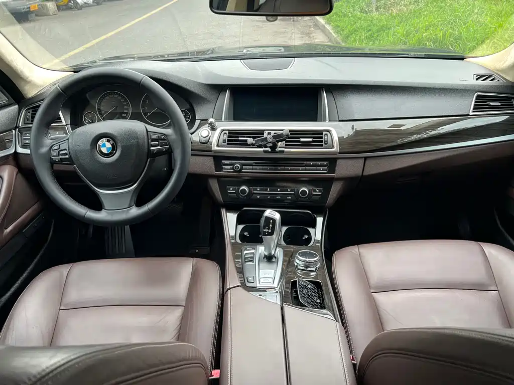BMW 5 Series 2013 — фото 14