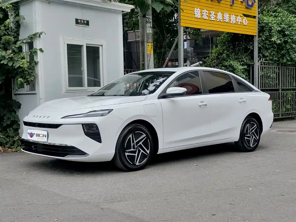 Roewe D6 2025