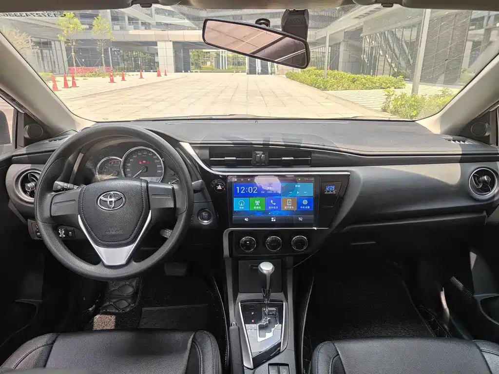 Toyota Corolla 2018 — фото 11