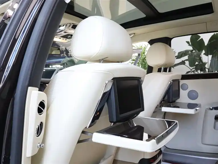 Rolls-Royce Ghost 2014 — фото 14