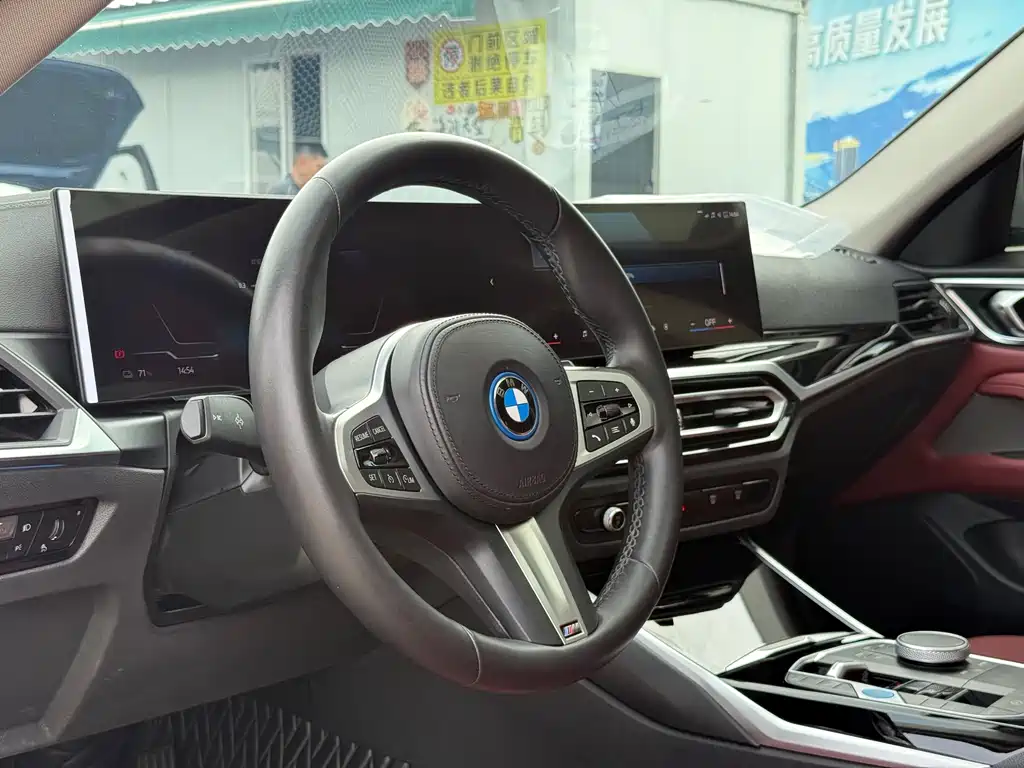 BMW i4 2023 — фото 5