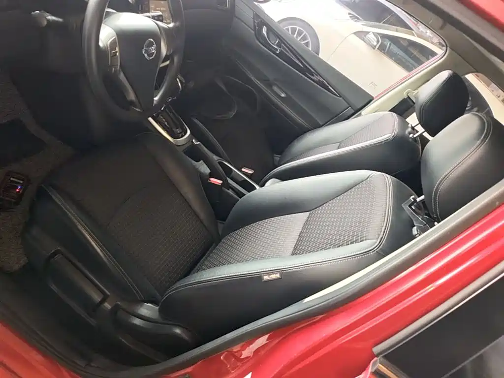 Nissan Tiida 2017 — фото 15