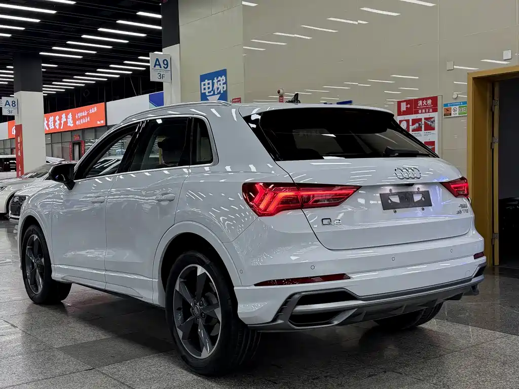Audi Q3 2021 — фото 8