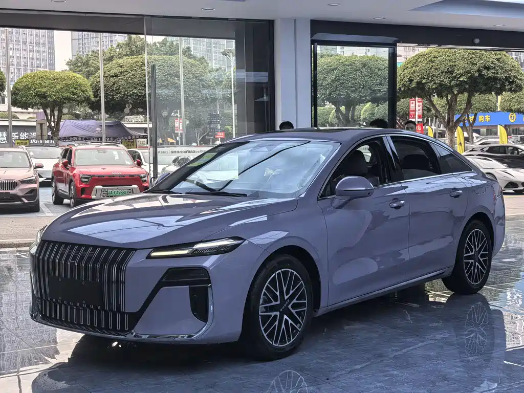 Roewe M7 DMH — фото 1
