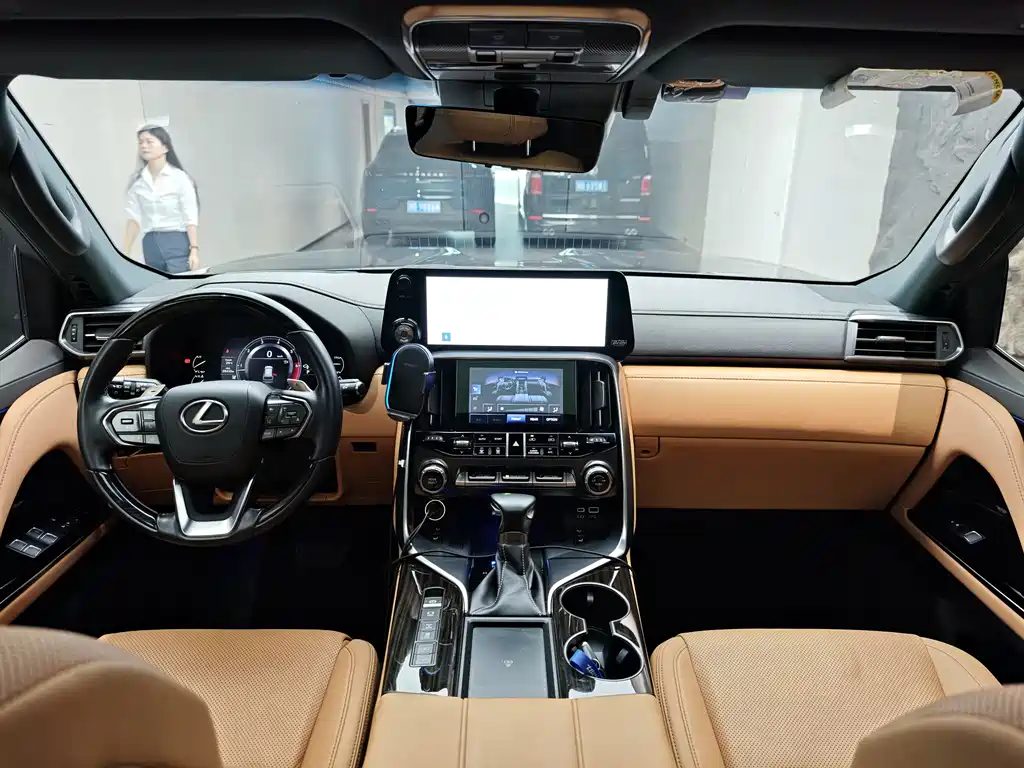 Lexus LX 2022 — фото 13