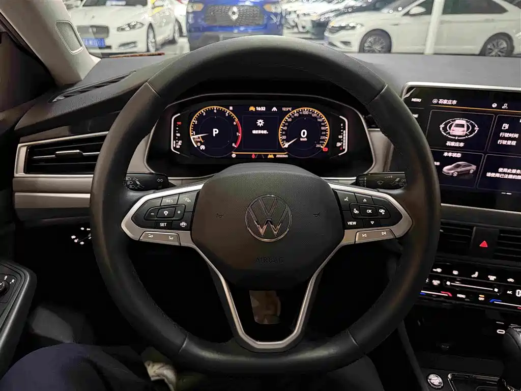 Volkswagen Bora 2023