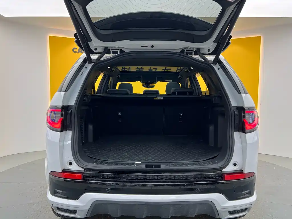 Land Rover Discovery Sport 2023 — фото 30