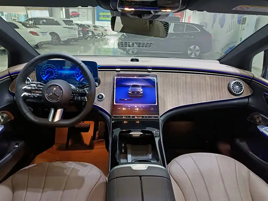 Mercedes-Benz EQE 2025