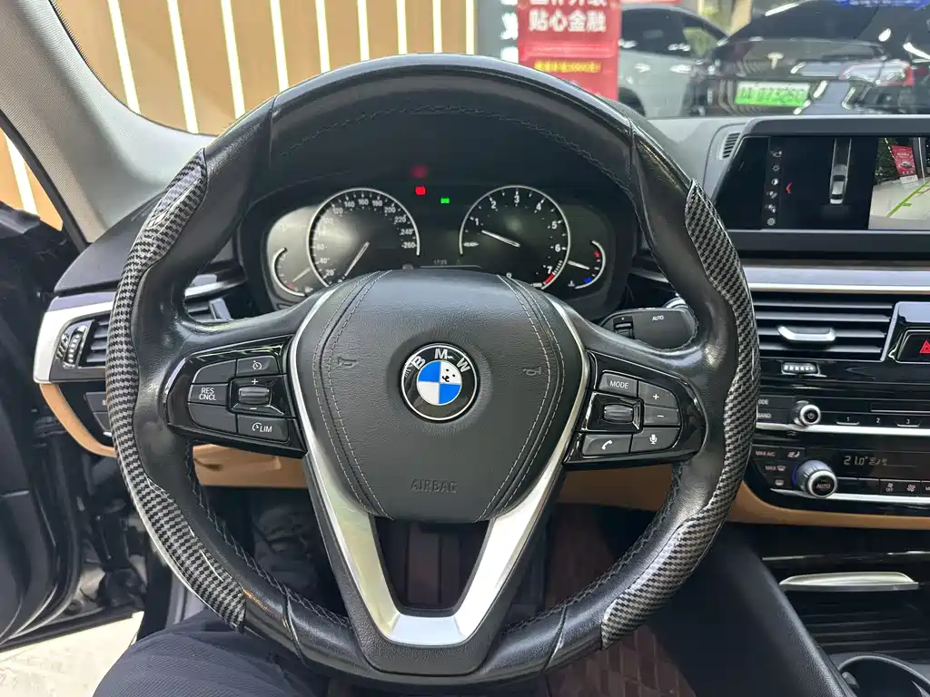 BMW 5 Series 2018 — фото 8