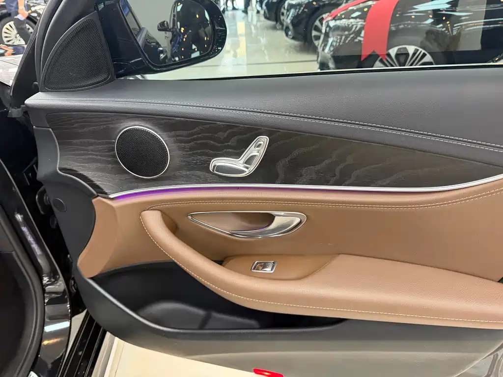 Mercedes-Benz E-Class 2016 — фото 16