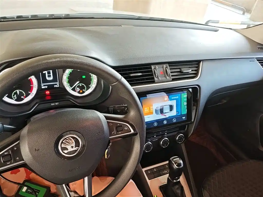 Skoda Octavia 2019 — фото 10