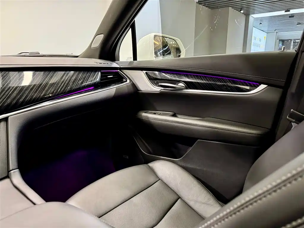 Cadillac XT6 2022 — фото 25